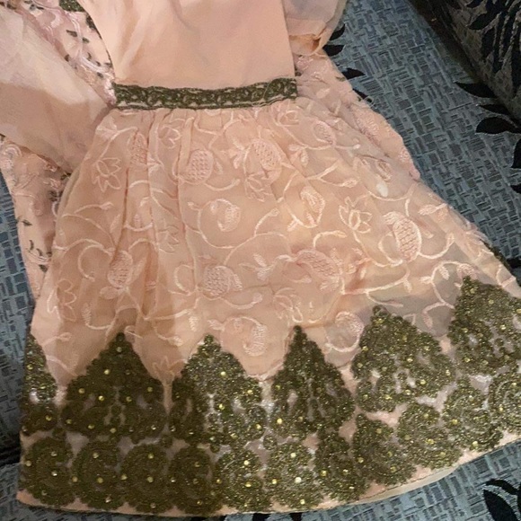 I’m selling brand new Pakistani traditional dresses for girls aged 1 to 7 years. - Picture 4 of 13